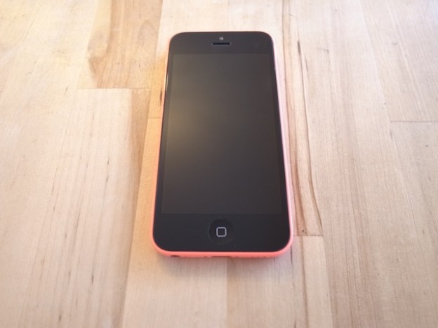 iphone5c画面割れ　iphone、3DS、イヤホン修理　神田のお客様