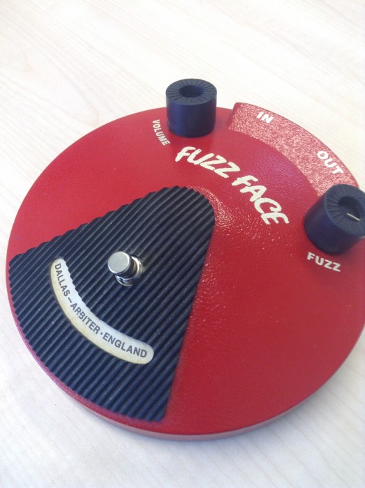 エフェクター・ipod classic・ipad mini・イヤホン郵送修理　袖ケ浦市のお客様