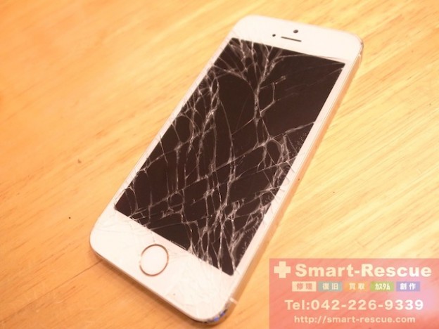 画面割れiphone・ipad・ipod nano・3DS・ゲーム機買取　スマートファボ御茶の水店