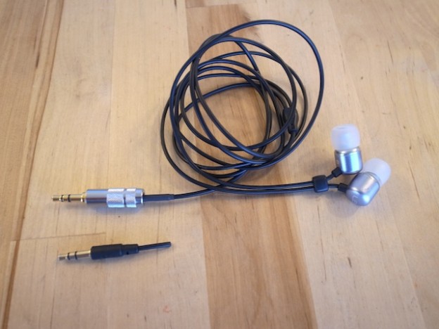 イヤホン断線修理・5極バランス化　池袋のお客様