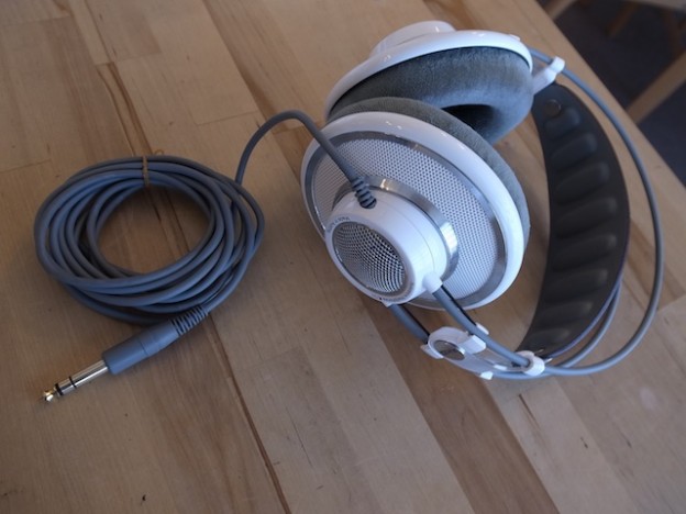 ヘッドホン修理・脱着化/イヤホンリケーブル/各種プラグ交換修理　埼玉県のお客様
