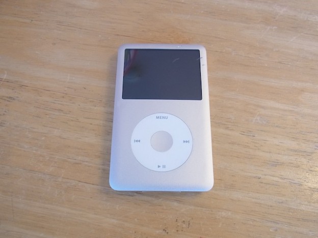 ipod classic大容量化/ipod nano6/任天堂3DS修理　秋葉原のお客様