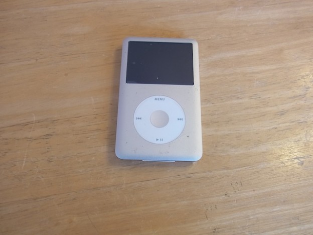 ipod classicHDD同期不良/イヤホンMMCX化/任天堂3DS修理　吉祥寺のお客様