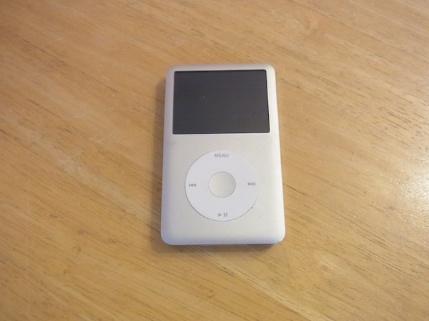 ipod classicイヤホン故障/イヤホン/任天堂3DS修理　綾瀬のお客様