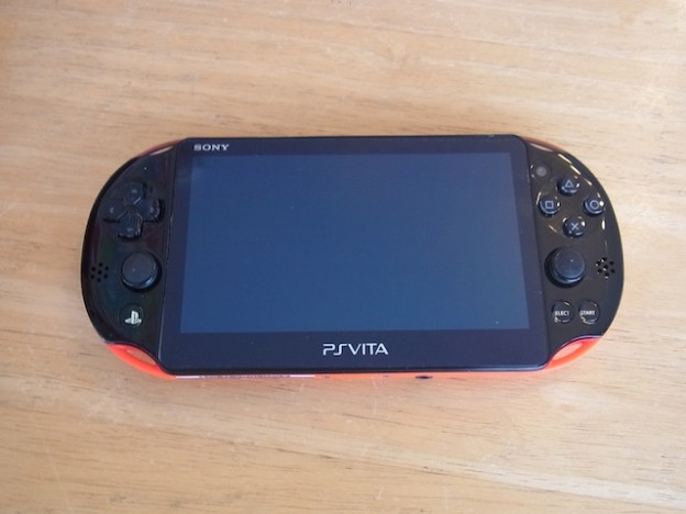 PSVITA2000/ipod classic/イヤホン修理　綾瀬のお客様