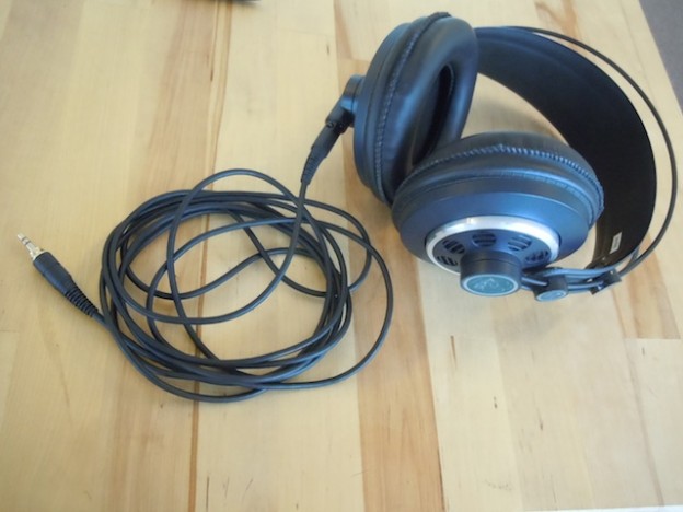 イヤホン/ヘッドホン/ipod classic/任天堂3DS修理　下北沢のお客様