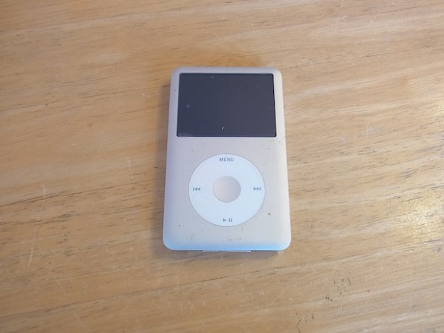 ipod classicイヤホン故障/ipod touch5/任天堂3DS修理　吉祥寺のお客様