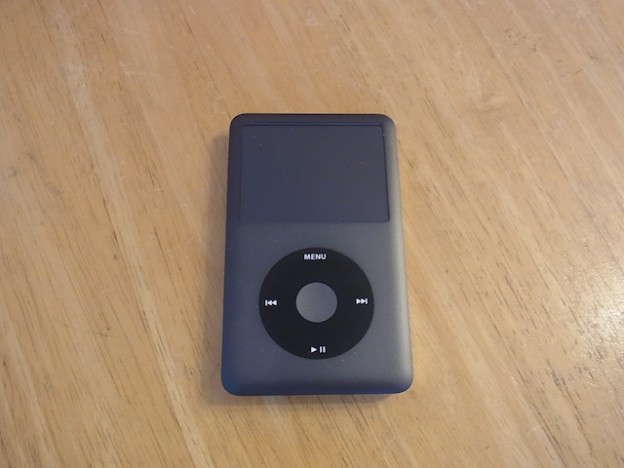 ipod classicイヤホン故障/ipod touch5/任天堂3DS修理　下北沢のお客様