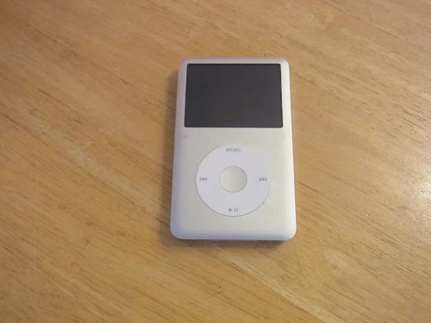 ipod classic/ipod nano7/イヤホン宅配修理　神戸のお客様