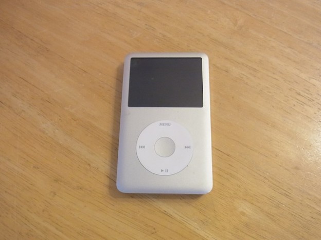 ipod classic/任天堂3DS/イヤホン修理　綾瀬のお客様