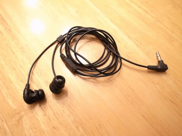 仙台のお客様よりイヤホンの宅配修理がありました。