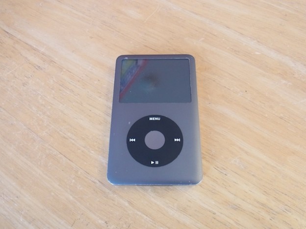長崎県のお客様よりipod classicの宅配修理がありました。