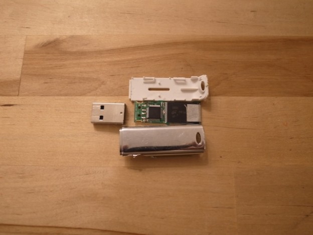 USBメモリ折れた　データ取り出し　下北沢のお客様